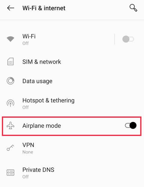 Haga clic en el interruptor ubicado al lado de 'Modo avión' para desactivarlo | Aumente la velocidad de Internet en su teléfono Android