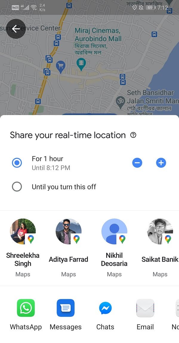 Determine the period for which your live location will be visible to your contacts
