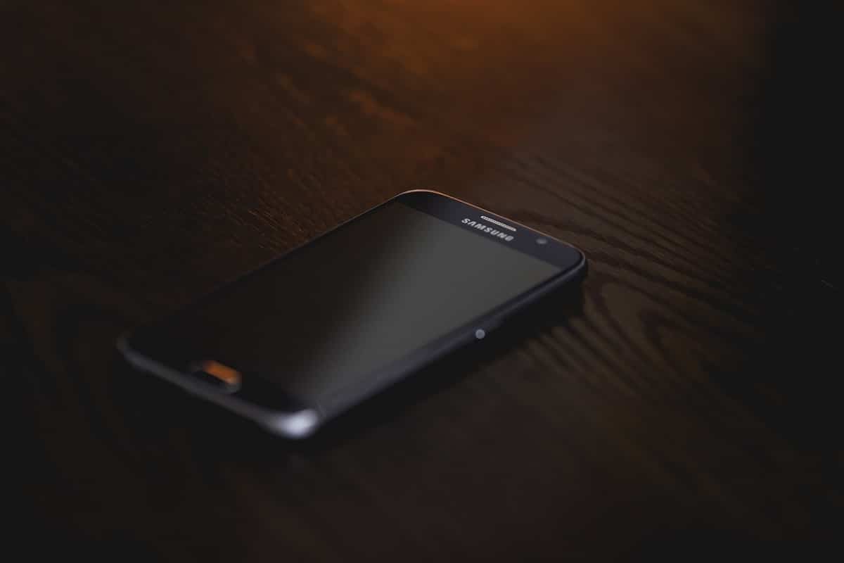 How-to-Remove-SIM-card-from-Galaxy-S6.jpg
