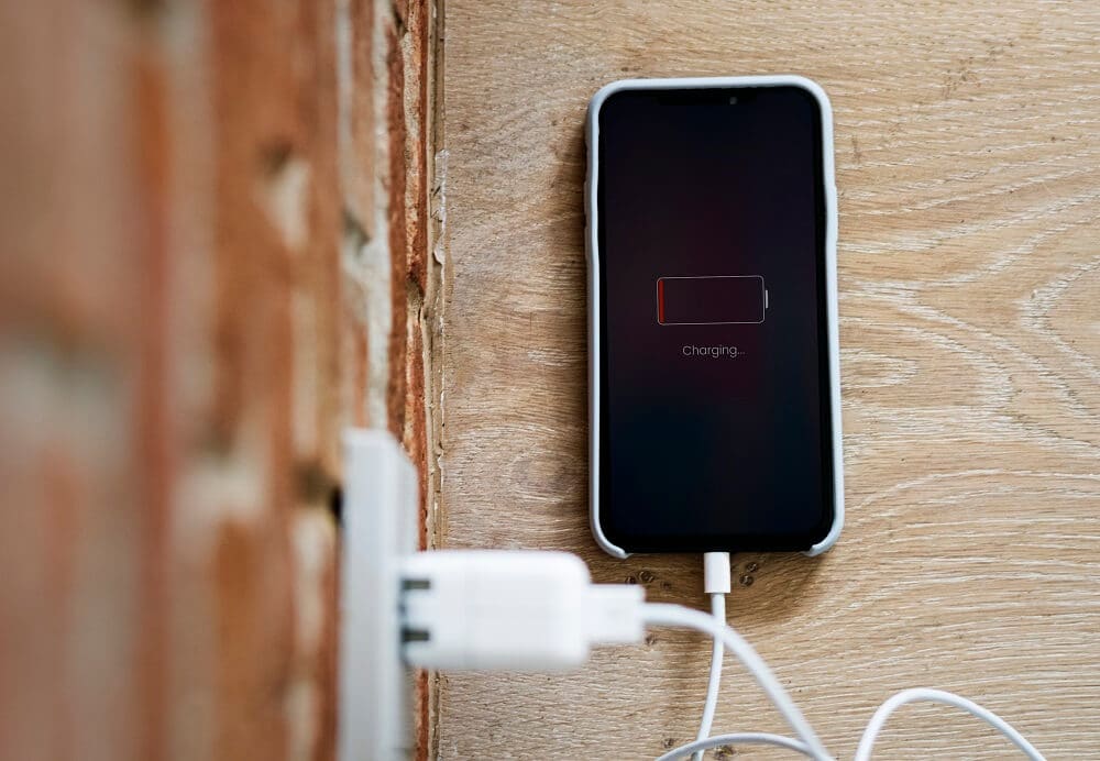 Make sure that the Power Source is Strong enough | Reasons why your smartphone battery is charging slowly