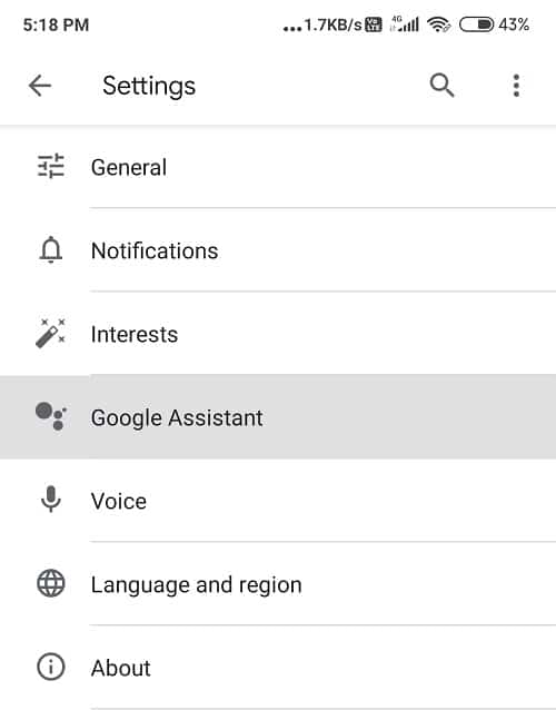 Нажмите «Настройки», а затем выберите Google Assistant.