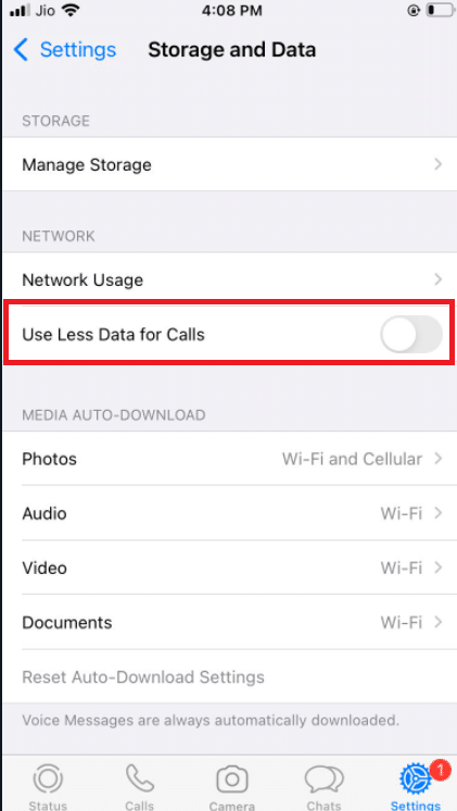 Toque Usar menos datos para llamadas para desactivarlo. Reparar la videollamada de WhatsApp que no funciona en iPhone y Android