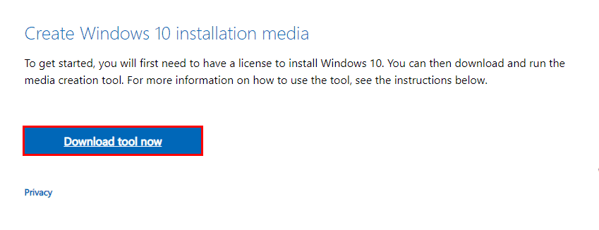 нажмите кнопку «Загрузить инструмент сейчас» в разделе «Создать установочный носитель Windows 10».