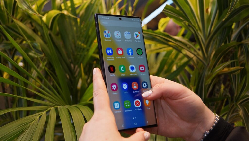 screen resolution of the Samsung