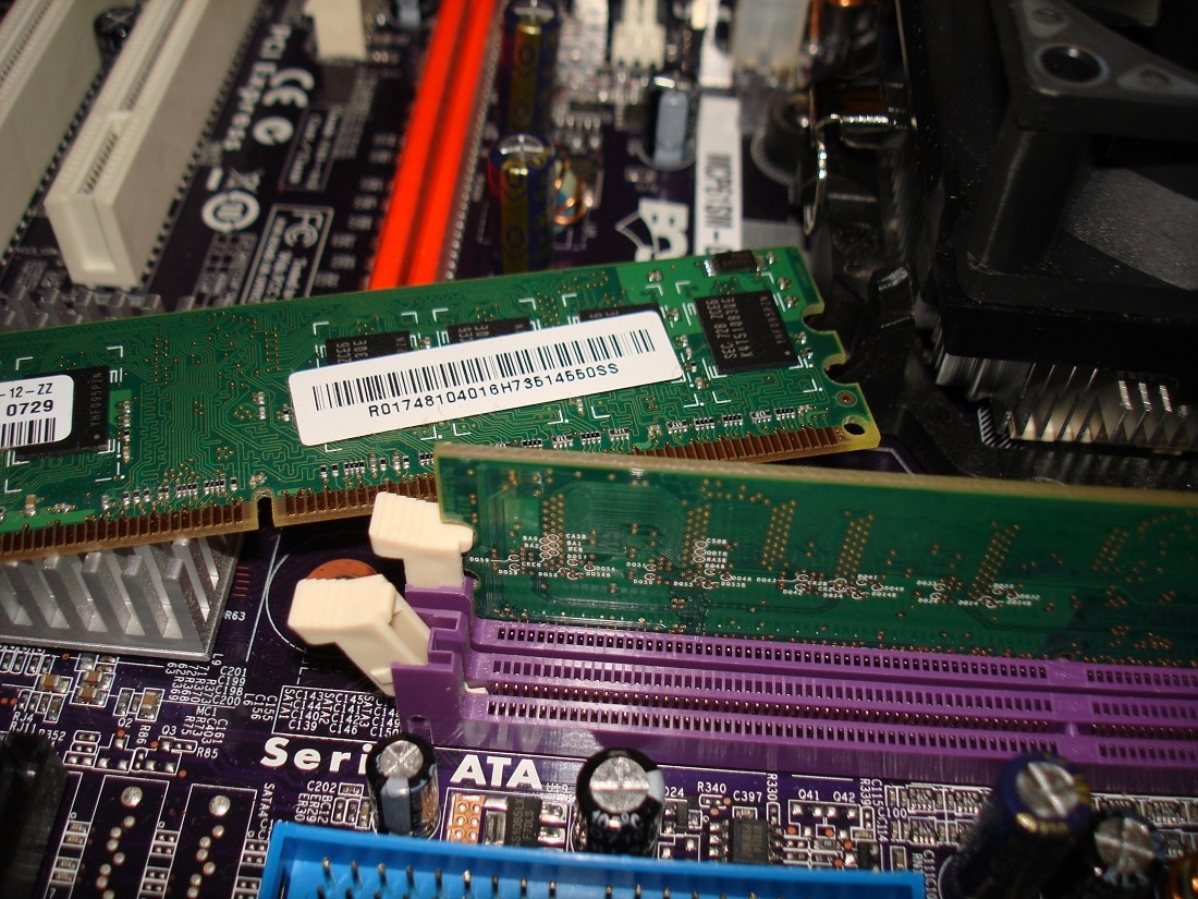 remove ram from memory slot