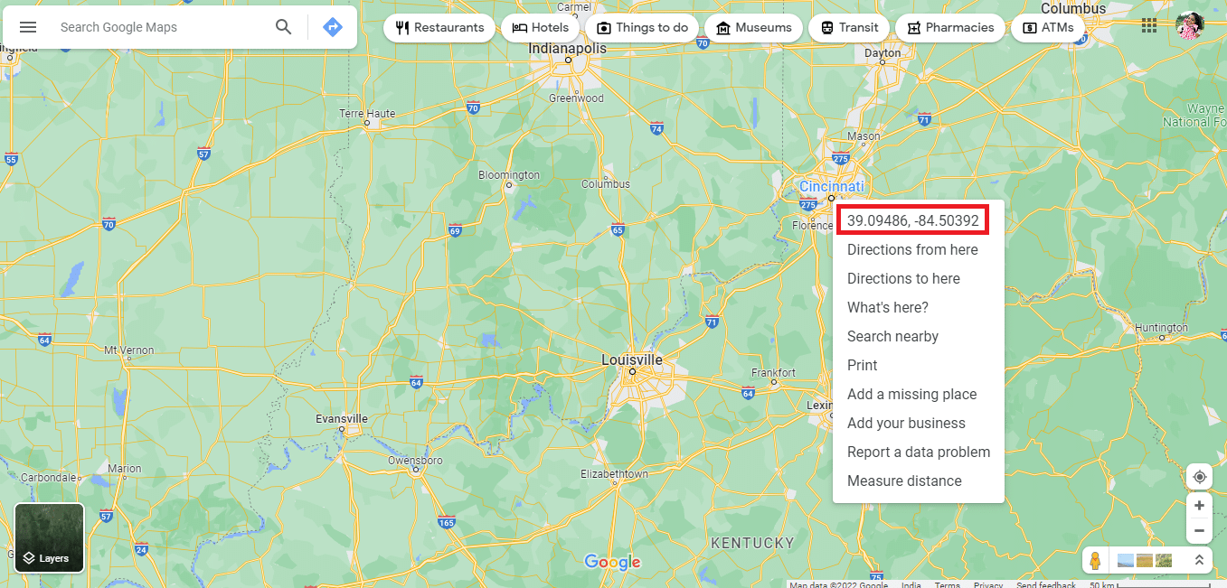 Beachten Sie die Koordinaten von Cincinnati: 39,09486 und -84,50392 | auf halber Strecke zwischen zwei Orten