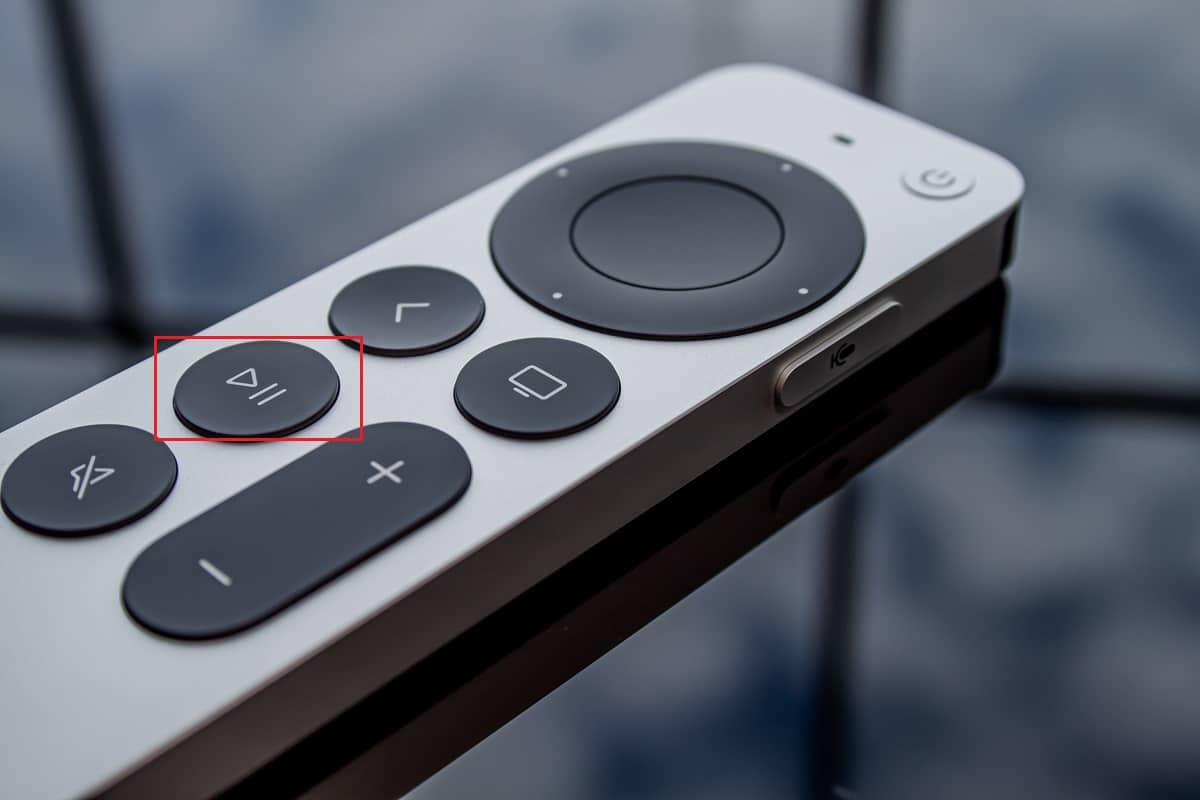 play or pause button in apple tv remote