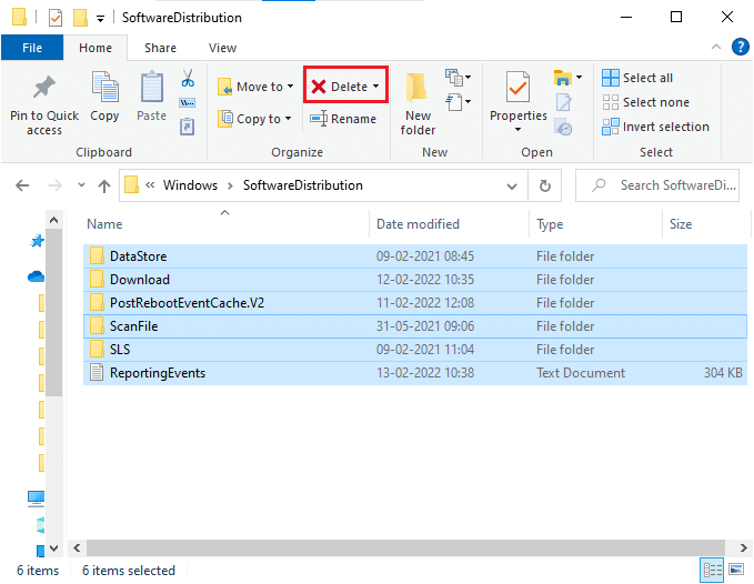 Select all the files in the Software Distribution folder and Delete them